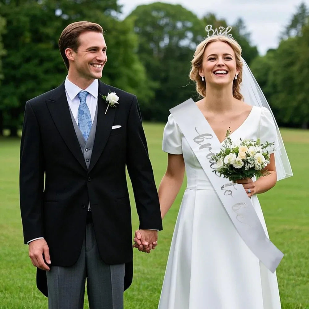 Ensemble de 3 accessoires de fête de mariage pour mariée avec écharpe, diadème et voile pour les décorations de fête prénuptiale et d'enterrement de vie de jeune fille