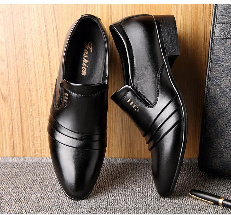 Chaussures habillées pour hommes en cuir PU, mocassins d'affaires tendance pour hommes, chaussures noires pointues Oxford respirantes pour mariage formel
