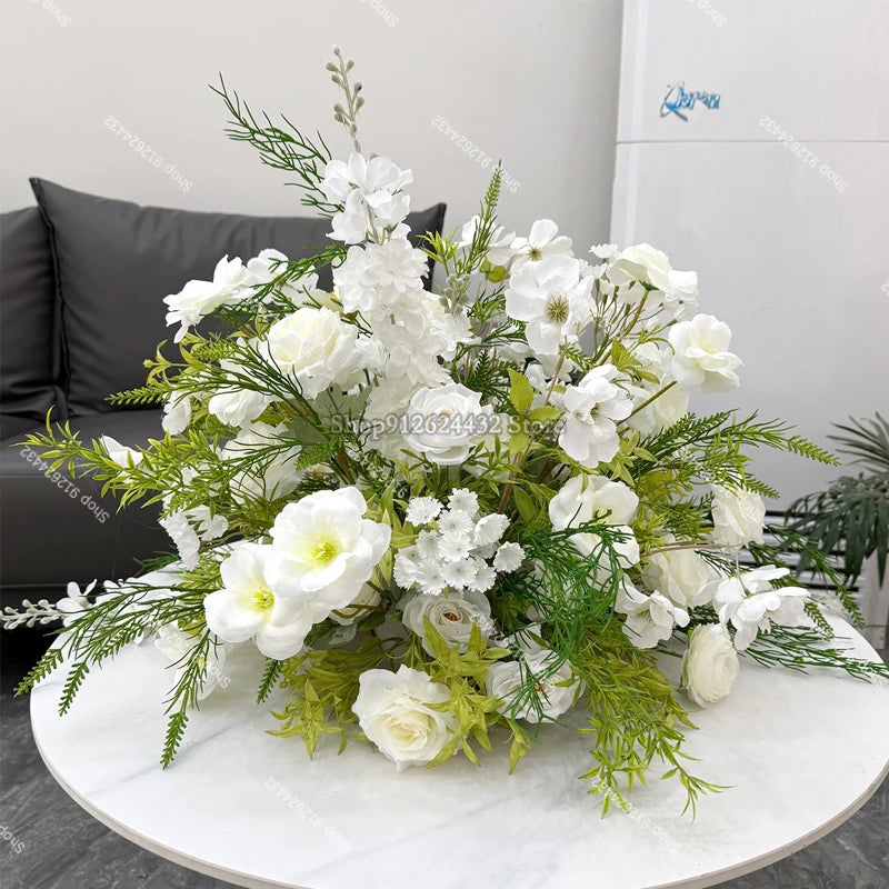 Centre de table de mariage de luxe en boule de roses blanches