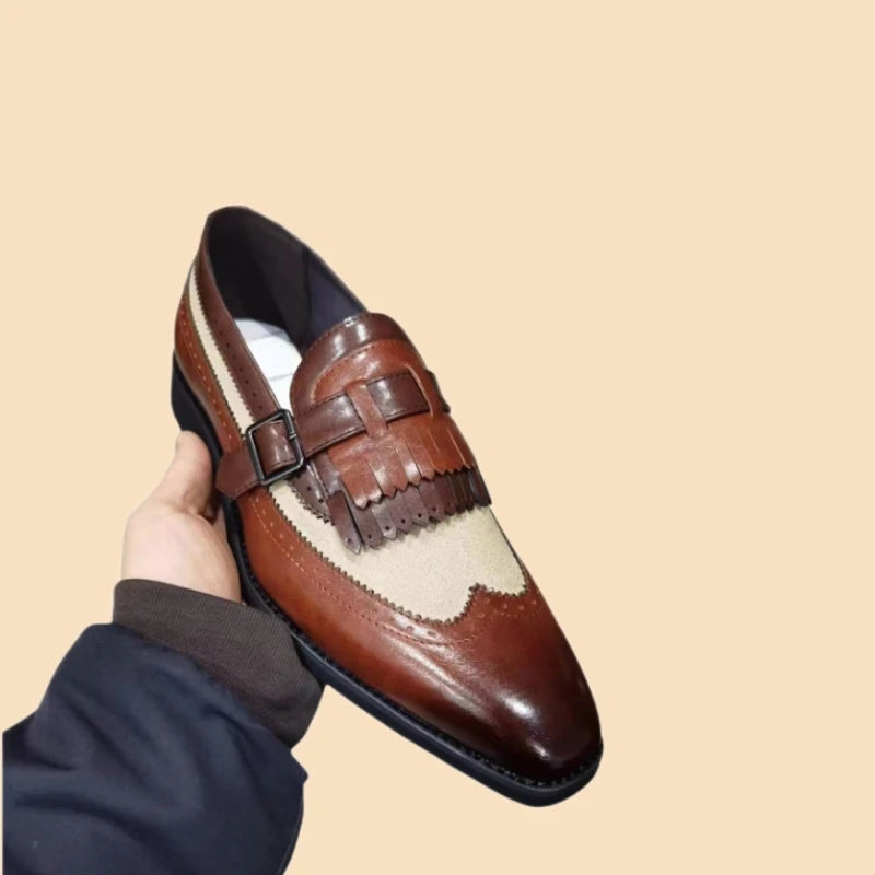 Nouvelles chaussures mocassins pour homme avec pompons, bout rond, à enfiler, chaussures de ville pour homme, faites à la main, en cuir PU, élégantes, pour homme d'affaires