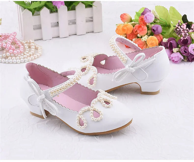 Nouvelles chaussures à talons hauts de princesse pour enfants, chaussures en cuir pour robe de mariée de fille, chaussures blanches pour enfants, chaussures de performance pour étudiants