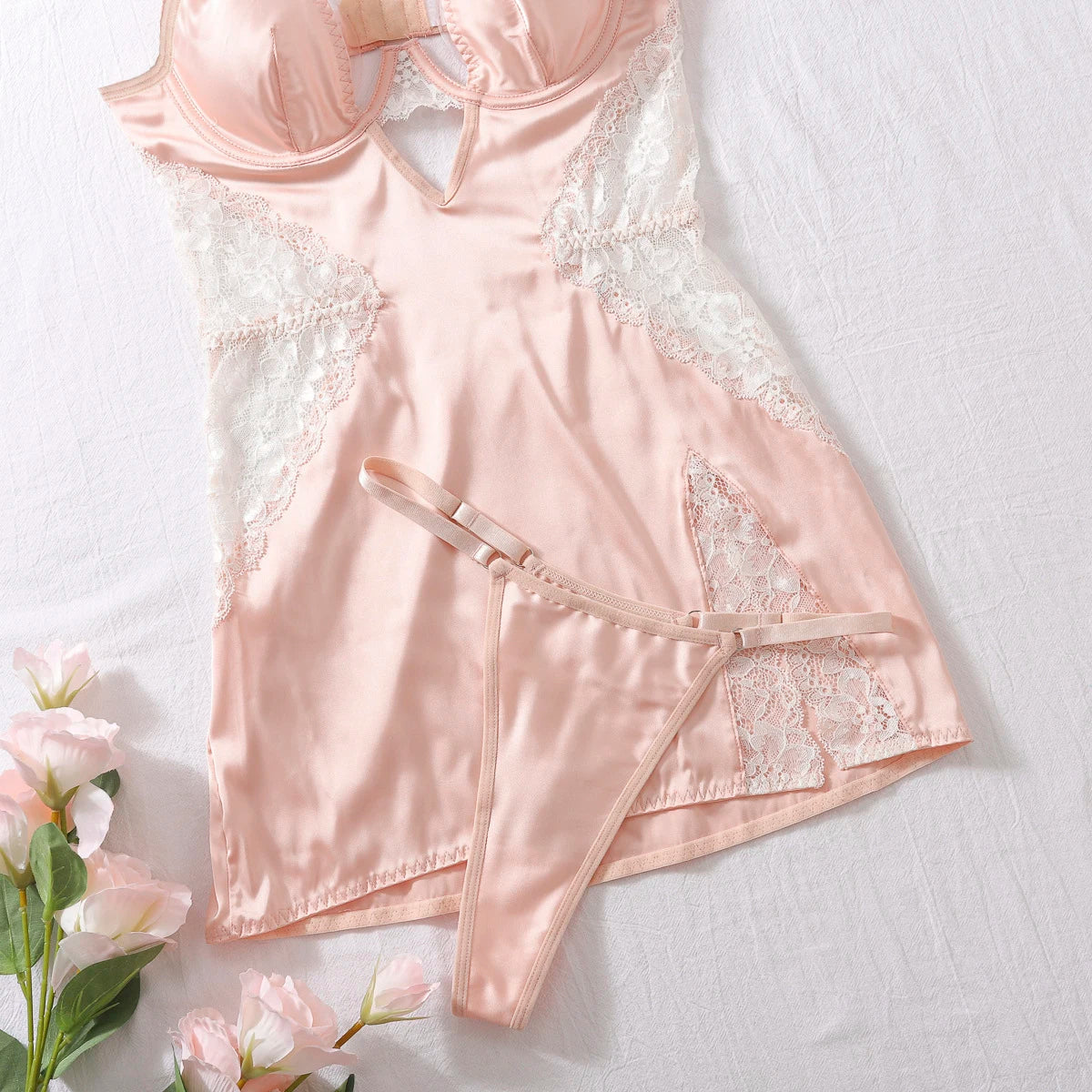 Ellolace Robe en satin sexy à col en V profond Lingerie sexy en dentelle patchwork fendue Robe de nuit sissy Robe nuisette en soie pour femmes