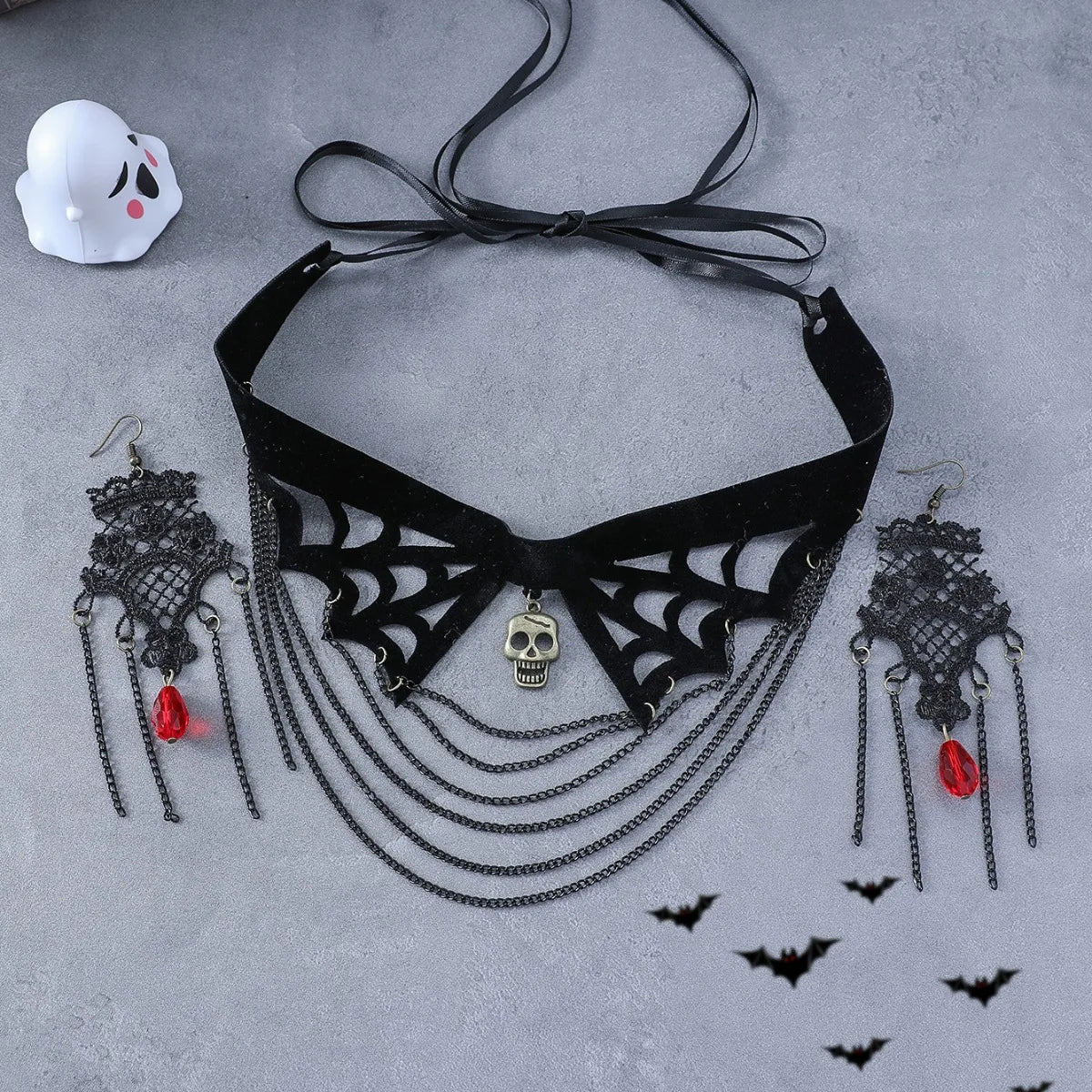 Collier Ras-du-Cou Gothique Crâne et Fleurs — Bijoux d'Halloween et de Mariage Alternatif