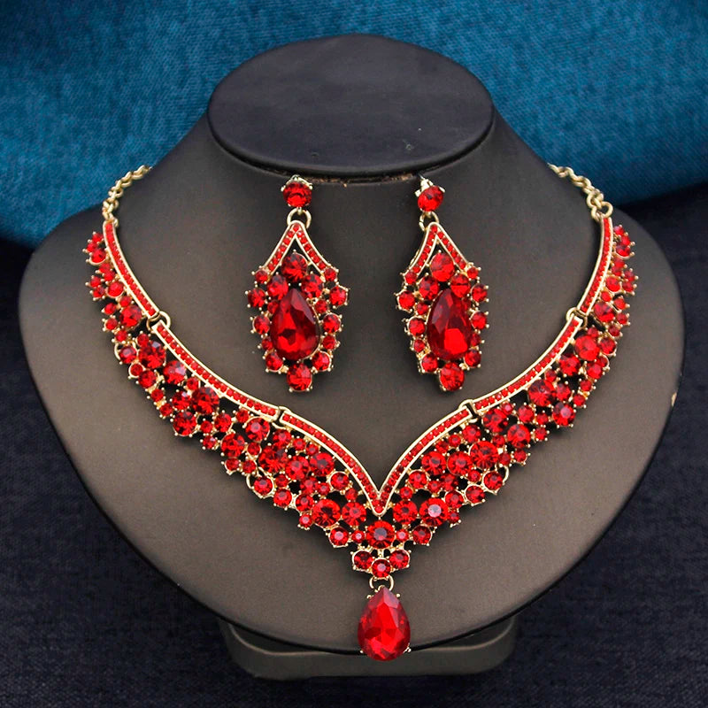 Parure de bijoux de mariée Couronne de princesse — Collier, boucles d'oreilles et couronne