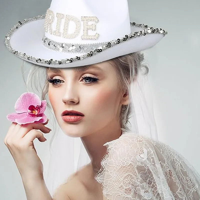 Chapeau en Jean Blanc "Bride to Be" avec Voile Décoration de Mariage, Douche Nuptiale, Fiançailles, Enterrement de Vie de Jeune Fille, Accessoire de Coiffure