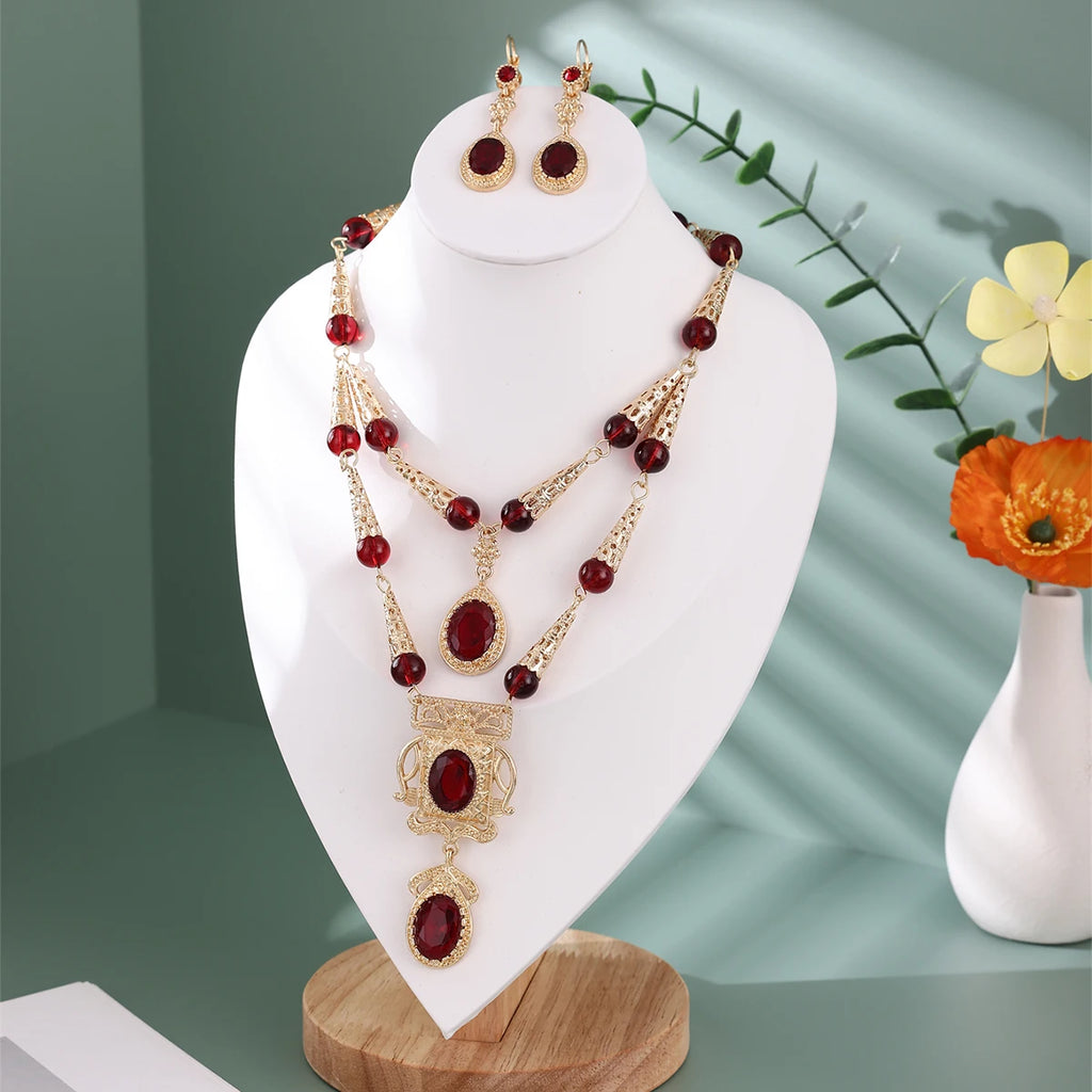 Parure collier et boucles d'oreilles de mariée en pierres précieuses, faits à la main au Maroc — Plaqué or
