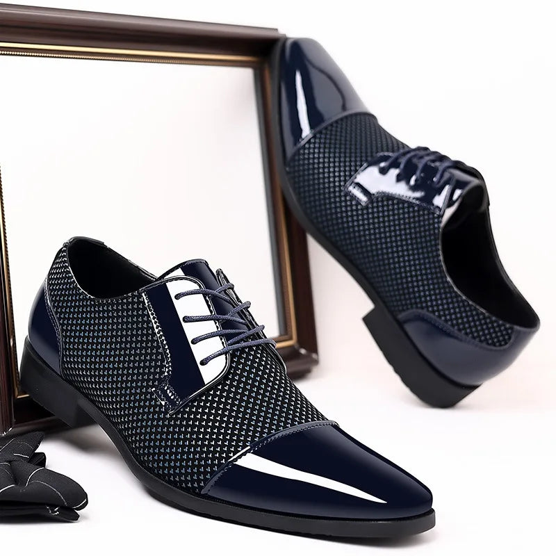 Chaussures habillées classiques tendance pour hommes Richelieus en cuir verni Chaussures de mariage formelles en cuir noir à lacets 2023