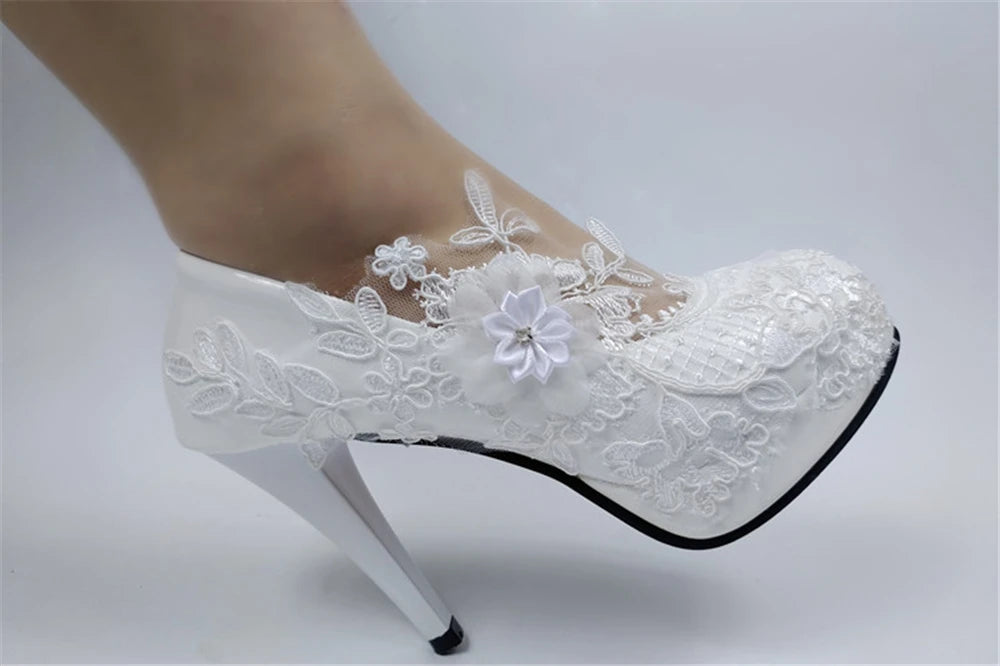 Printemps, bout rond, imperméables, plateformes, lacets, strass, talons bas, chaussures de mariée, talons aiguilles fins, chaussures habillées, grandes tailles pour femmes