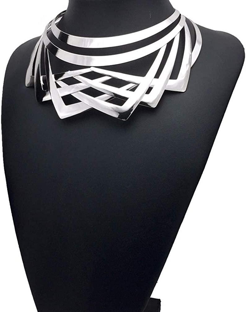 Collier ras du cou gothique — Modèle court d'inspiration africaine