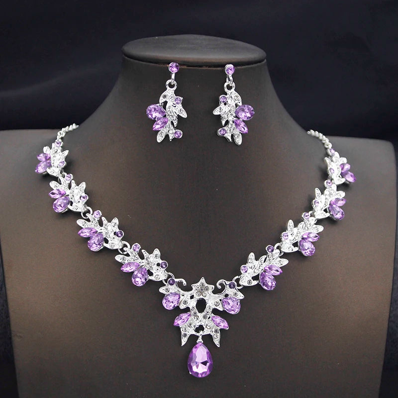 Parure de bijoux de mariée Couronne de princesse — Collier, boucles d'oreilles et couronne