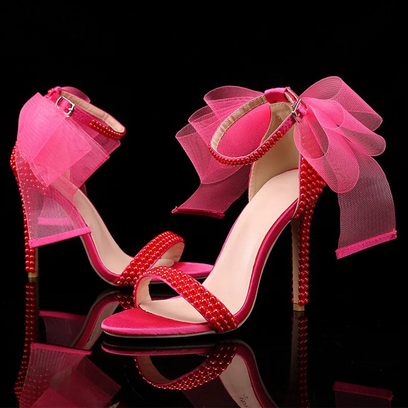 Nouvelle marque d'été Mode Nœud Perles Femmes Sandales Gladiateur Luxe Perles Blanches Talons Aiguilles Chaussures de Mariage Fête de Mariée