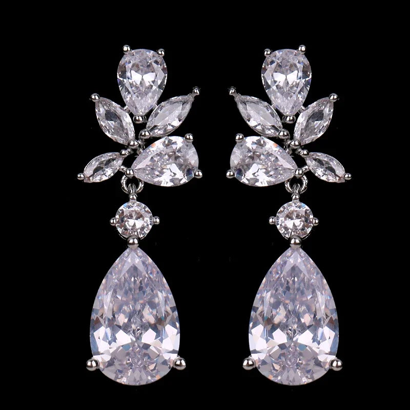 Boucles d'oreilles pendantes en zircon cubique romantique – Bijoux de mariage de mariée