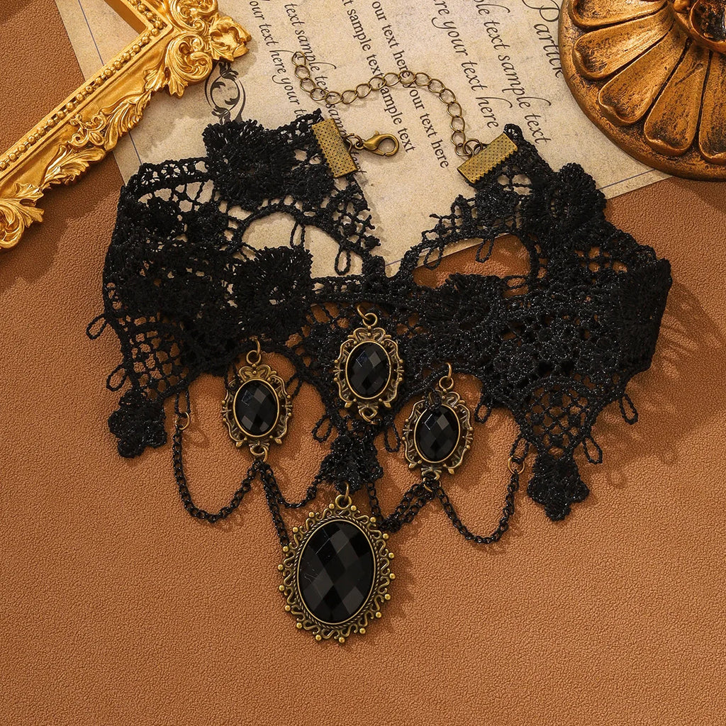 Collier ras-du-cou « rose épanouie en dentelle gothique » — style Lolita