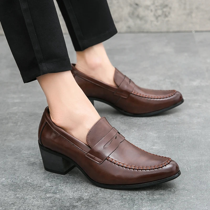 Chaussures habillées rétro à talons hauts pour homme, marque de luxe, chaussures de mariage pointues pour marié, chaussures de ville décontractées en cuir pour homme