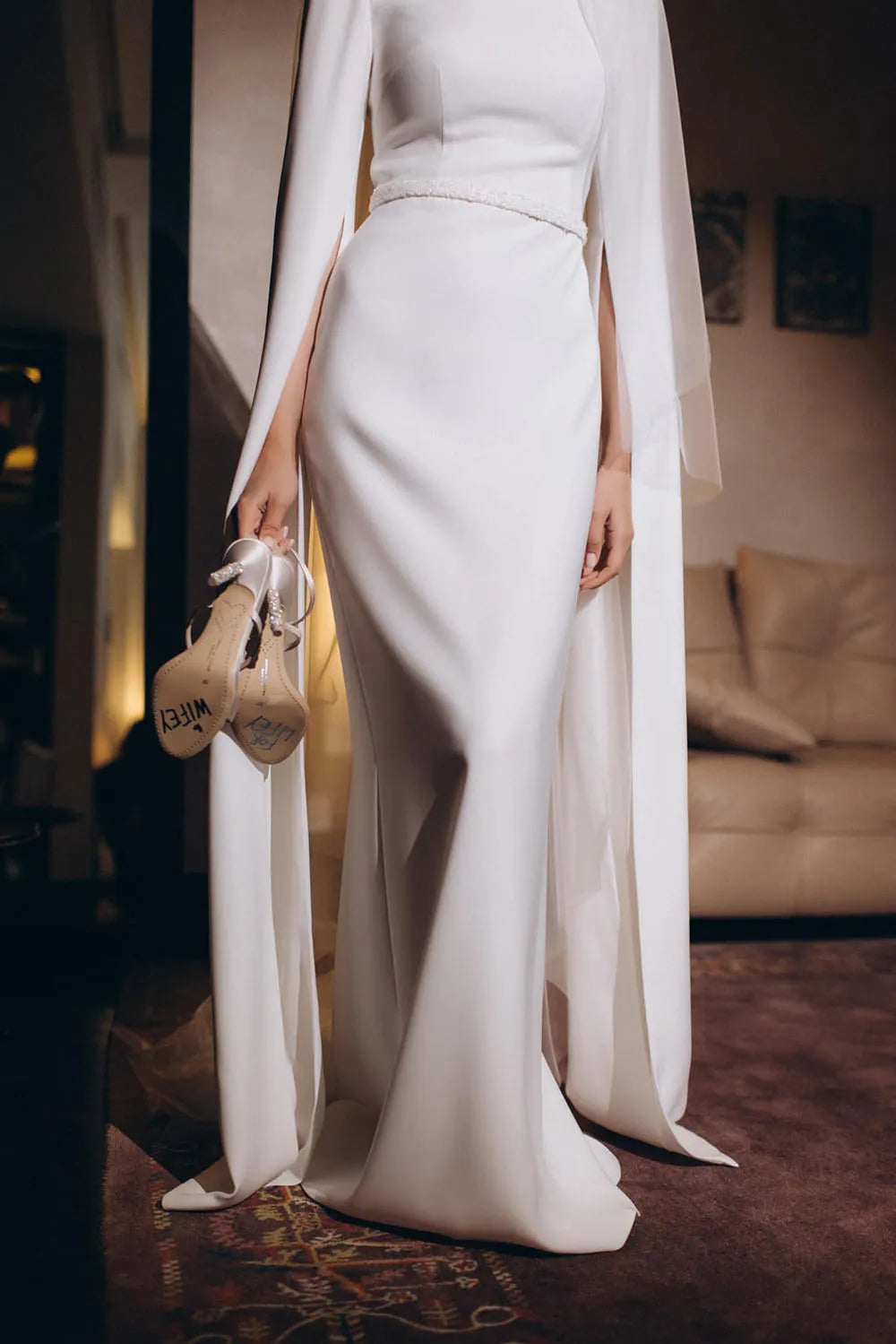 Robes de mariée musulmanes Mariées Hijab Manches cape Droite Robe de mariée modeste vestidos de novia 2026 Robes de mariée personnalisées