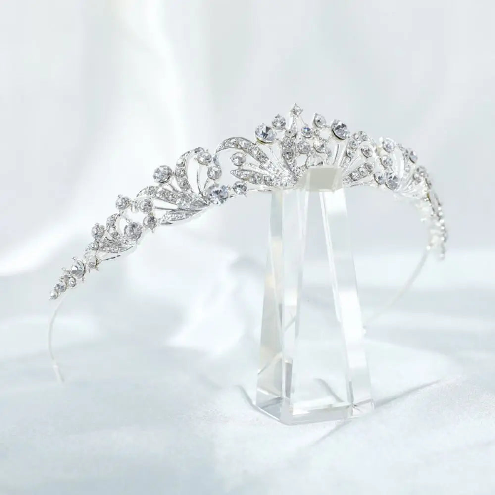 Accessoires pour cheveux Strass Couronnes de mariée Cristal Couronne de mariage élégante Tiaras de princesse légères et tendance Célébrations