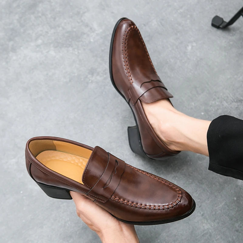Chaussures habillées rétro à talons hauts pour homme, marque de luxe, chaussures de mariage pointues pour marié, chaussures de ville décontractées en cuir pour homme