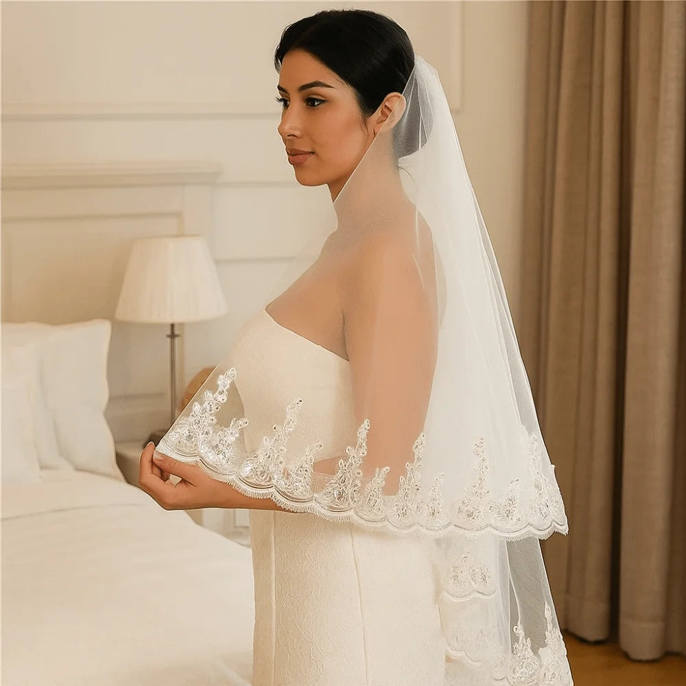 Elegant Luxury Bride Wedding Veils Sequins Glitter with Hair Comb Lace Beaded Veil Lace Edge Tulle Veil Wedding Day