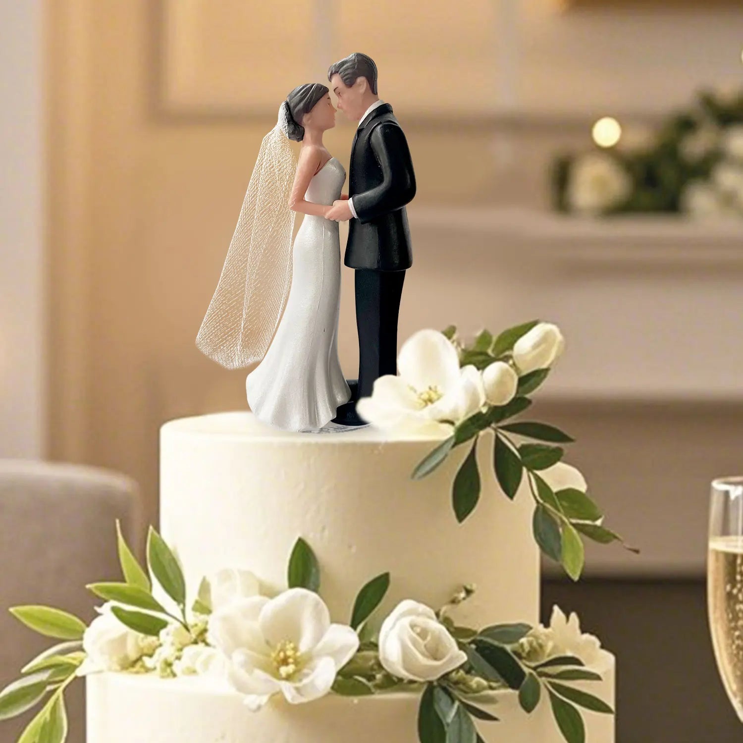 Figurine élégante mariés pour gâteau de mariage, avec voile en résille blanche, pour fiançailles, fêtes prénuptiales et anniversaires