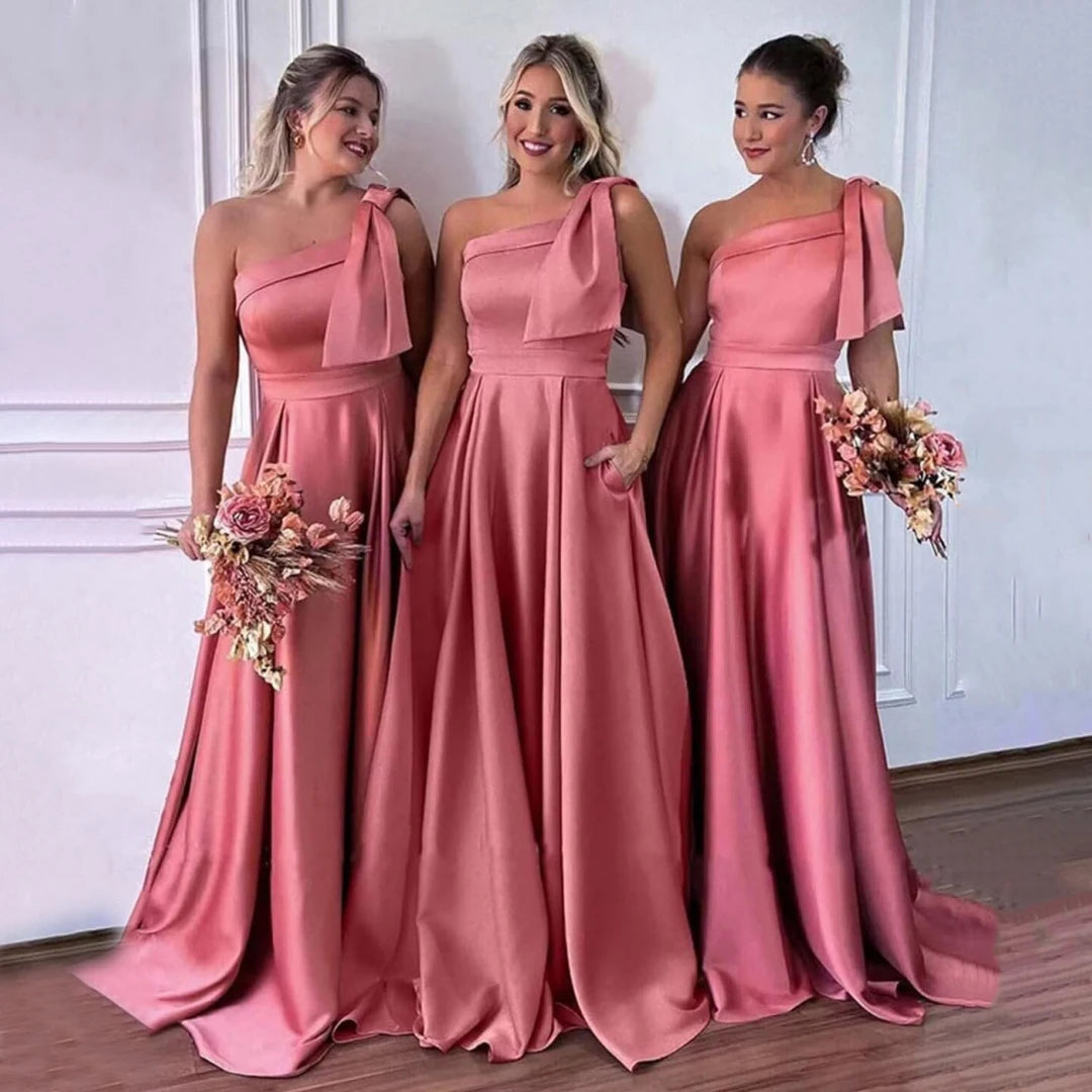 Robe de demoiselle d'honneur élégante en satin à nœud et à épaule dénudée, coupe trapèze fendue, dos nu, couleur unie, simple, pour invités, robe de bal, laçage, robe de soirée de mariage