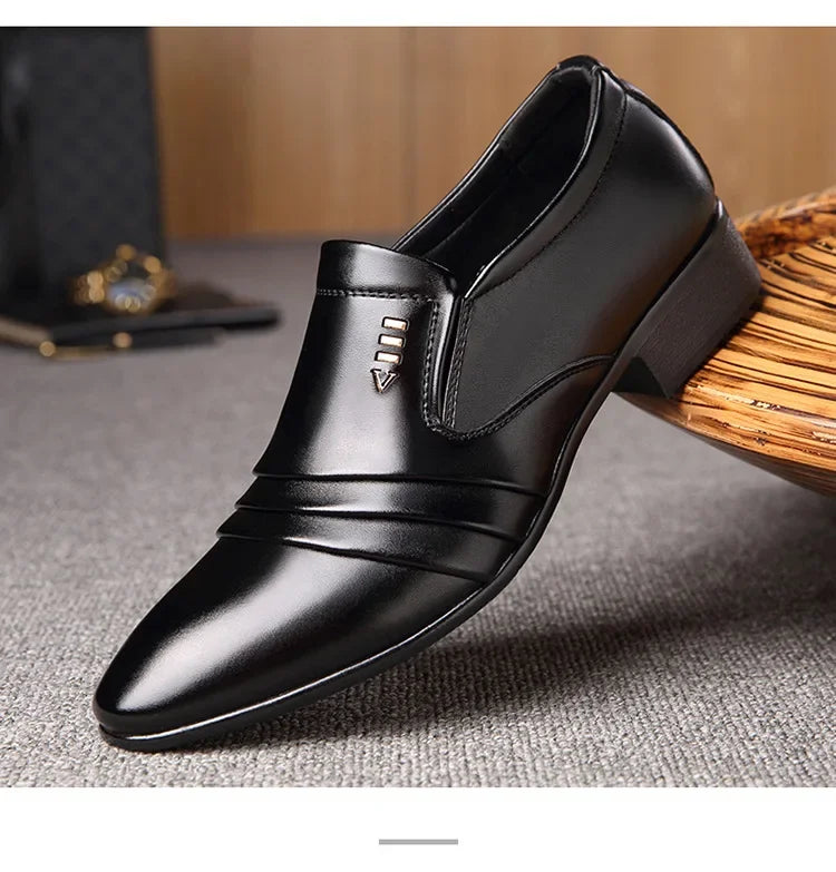 Chaussures habillées pour hommes en cuir PU, mocassins d'affaires tendance pour hommes, chaussures noires pointues Oxford respirantes pour mariage formel