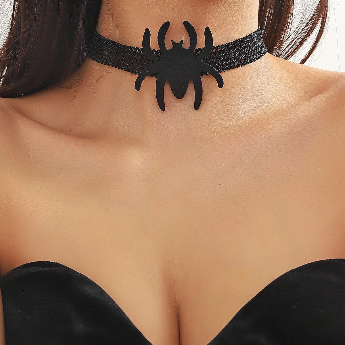Collier Ras-du-Cou Gothique Crâne et Fleurs — Bijoux d'Halloween et de Mariage Alternatif