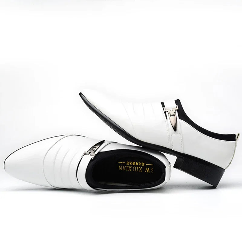 Chaussures habillées classiques pour hommes Chaussures à enfiler en cuir PU pour hommes Grande taille Bout pointu Affaires Décontracté Chaussures de cérémonie pour hommes pour mariage 2024