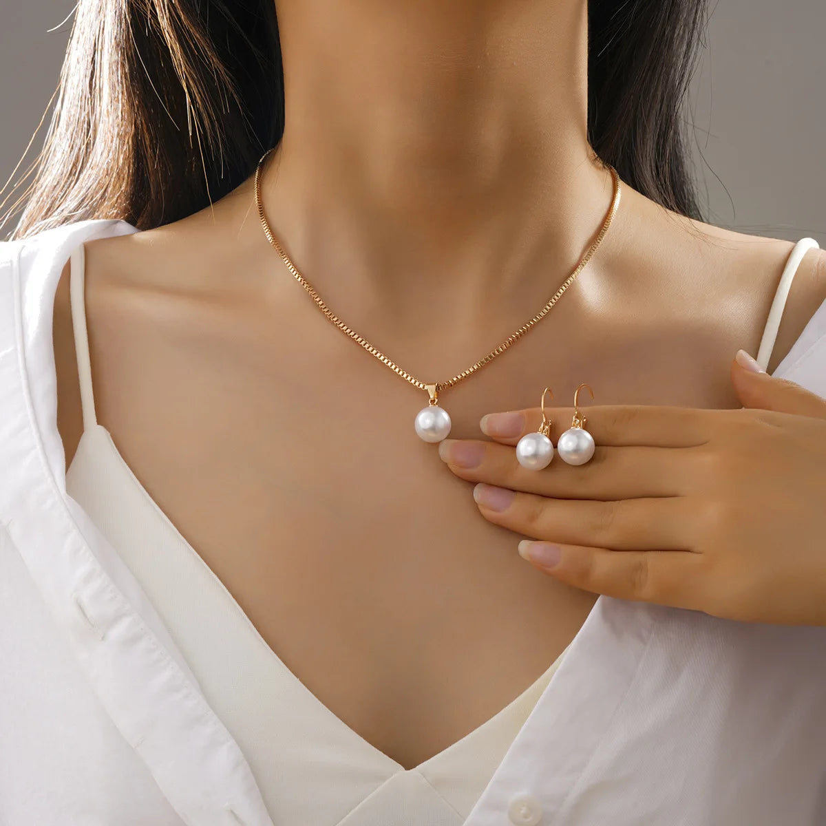 Parure collier et boucles d'oreilles de mariée perles et strass — 3 pièces