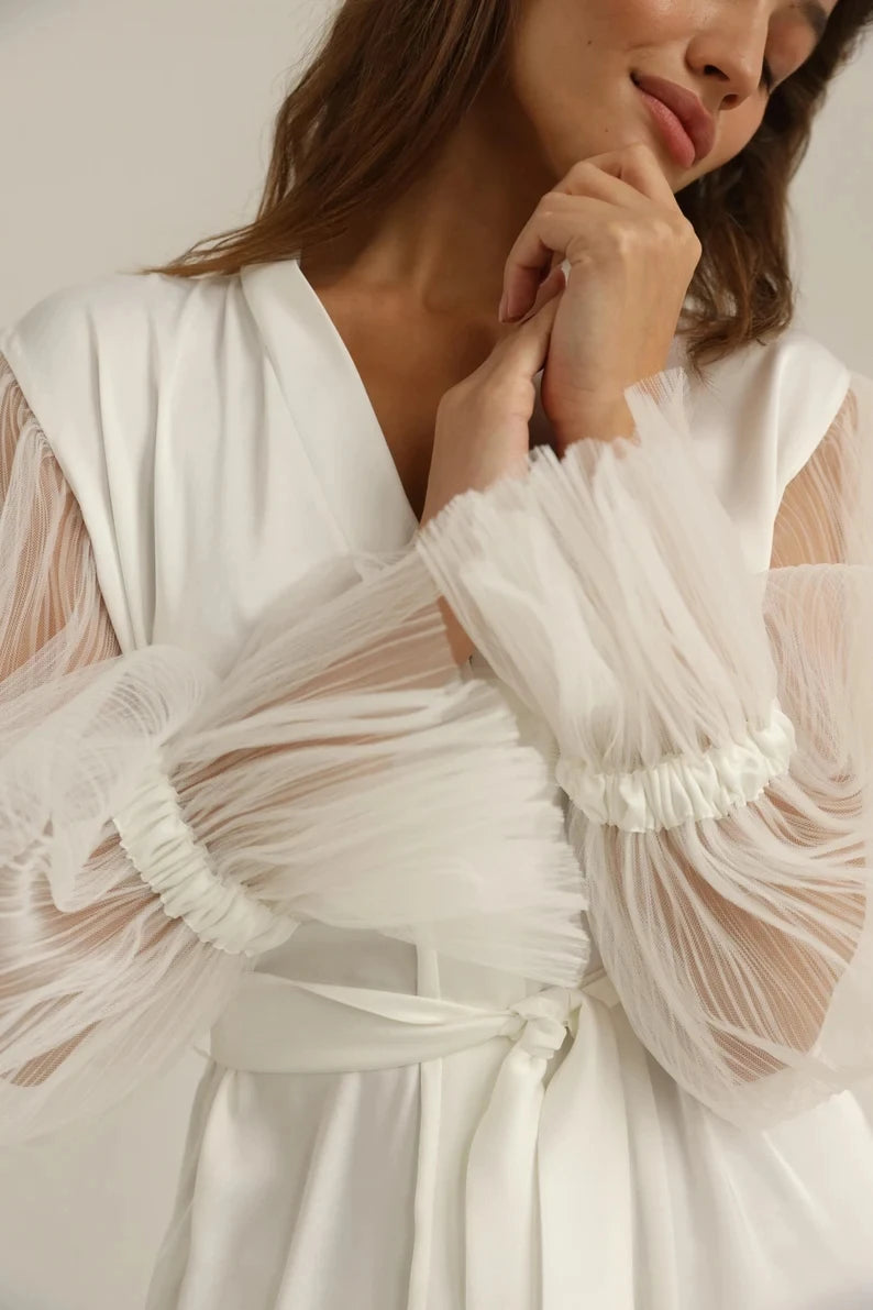Robe de mariée blanche en soie à manches larges Robe de chambre en satin Robe de mariée boudoir Robe longue Robe de soirée en satin de soie pour femme