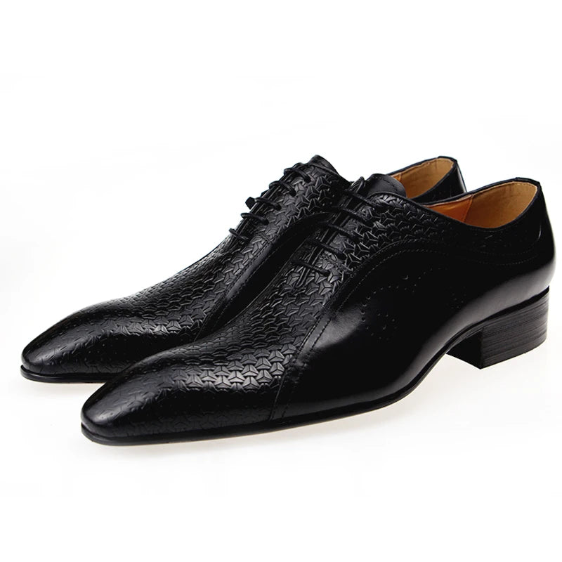 Chaussures en cuir véritable de haute qualité pour hommes, chaussures de soirée de mariage confortables, chaussures à sculpture latérale, richelieu noir marron