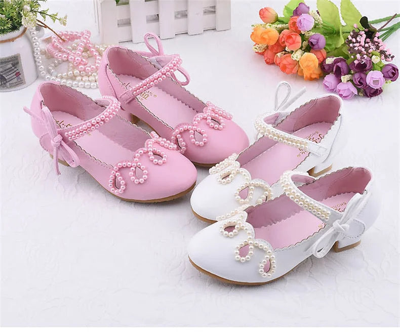 Nouvelles chaussures à talons hauts de princesse pour enfants, chaussures en cuir pour robe de mariée de fille, chaussures blanches pour enfants, chaussures de performance pour étudiants