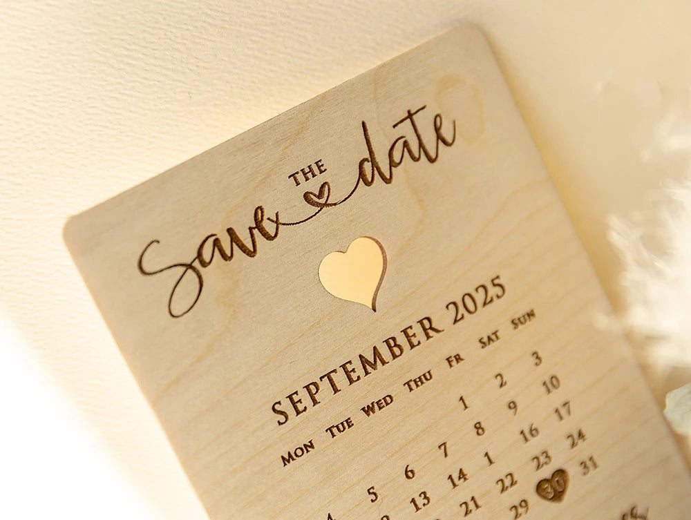 Faire-part de mariage personnalisé en bois/acrylique découpé au laser avec calendrier gravé et enveloppe écologique