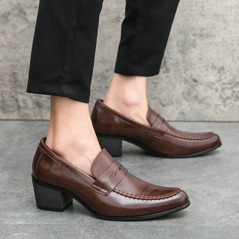 Chaussures habillées rétro à talons hauts pour homme, marque de luxe, chaussures de mariage pointues pour marié, chaussures de ville décontractées en cuir pour homme