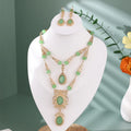 Parure collier et boucles d'oreilles de mariée en pierres précieuses, faits à la main au Maroc — Plaqué or