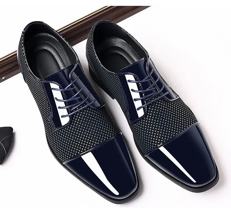 Chaussures habillées classiques tendance pour hommes Richelieus en cuir verni Chaussures de mariage formelles en cuir noir à lacets 2023