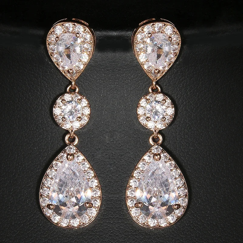 Boucles d'oreilles pendantes en zircon cubique romantique – Bijoux de mariage de mariée