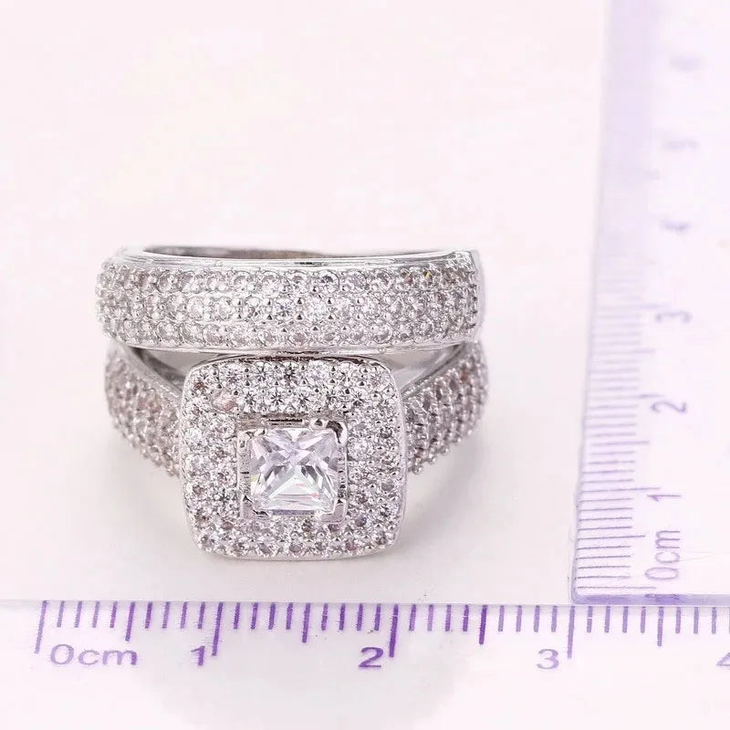 Bague de Fiançailles Sertie de Zircons Cubiques — Argent Sterling 925