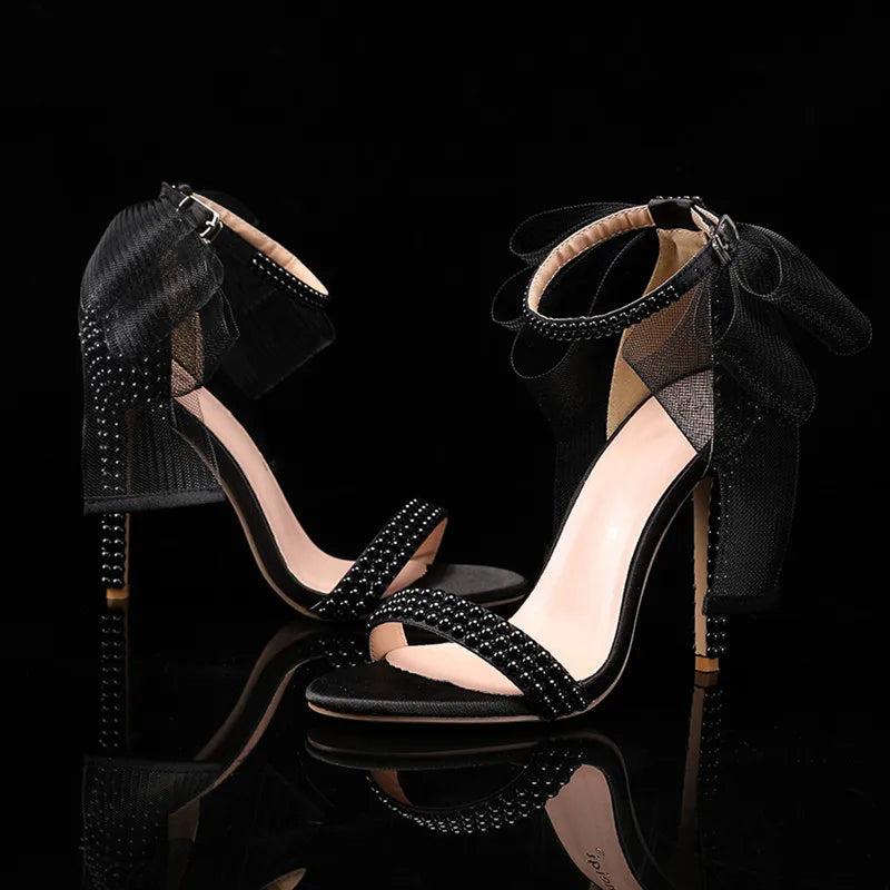Nouvelle marque d'été Mode Nœud Perles Femmes Sandales Gladiateur Luxe Perles Blanches Talons Aiguilles Chaussures de Mariage Fête de Mariée