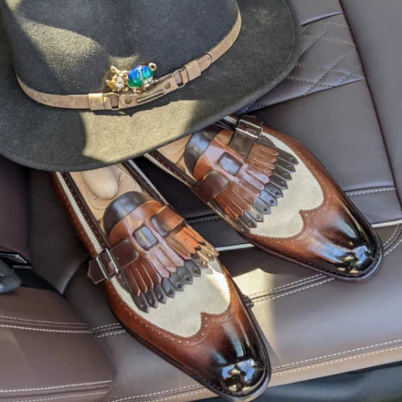 Nouvelles chaussures mocassins pour homme avec pompons, bout rond, à enfiler, chaussures de ville pour homme, faites à la main, en cuir PU, élégantes, pour homme d'affaires