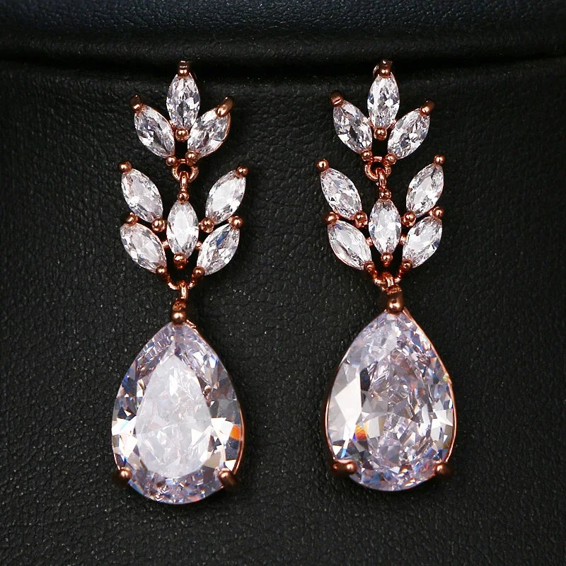 Boucles d'oreilles pendantes en zircon cubique romantique – Bijoux de mariage de mariée