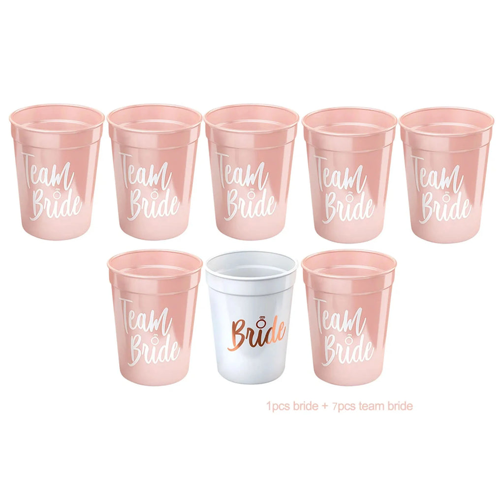 Lot de tasses en plastique pour enterrement de vie de jeune fille - Équipe de la mariée - Cadeau de douche nuptiale - Articles de fête pour enterrement de vie de jeune fille - Décoration de mariage