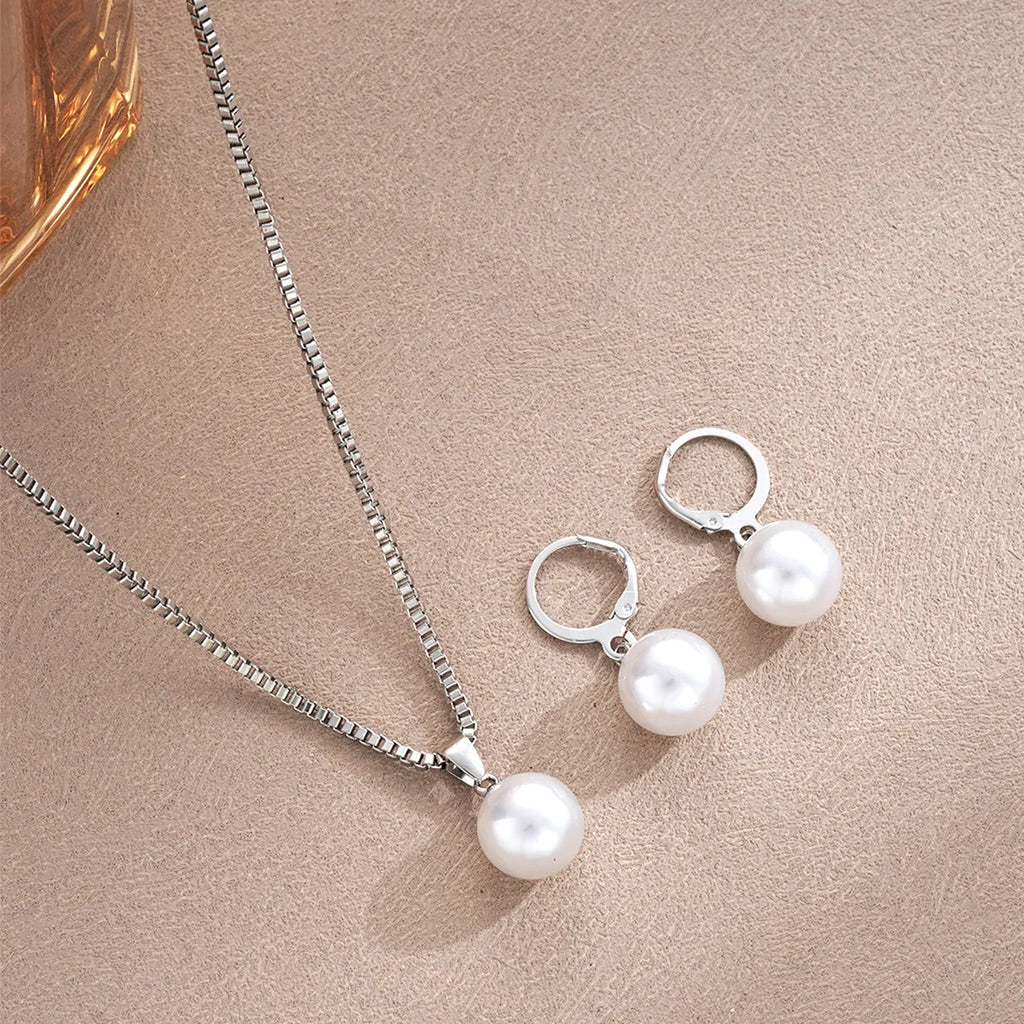 Parure collier et boucles d'oreilles de mariée perles et strass — 3 pièces