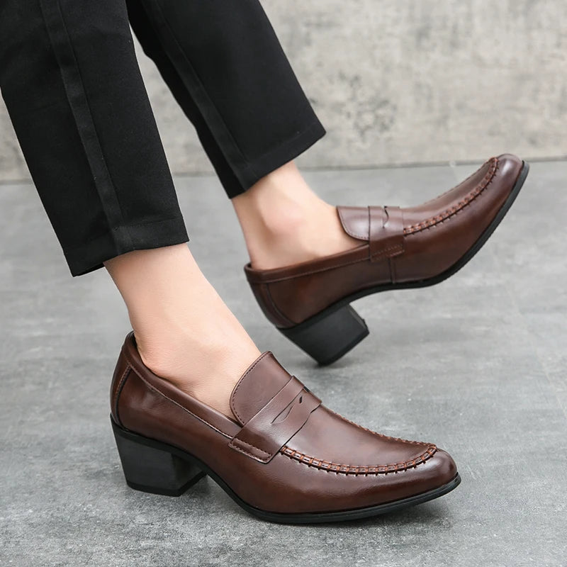 Chaussures habillées rétro à talons hauts pour homme, marque de luxe, chaussures de mariage pointues pour marié, chaussures de ville décontractées en cuir pour homme