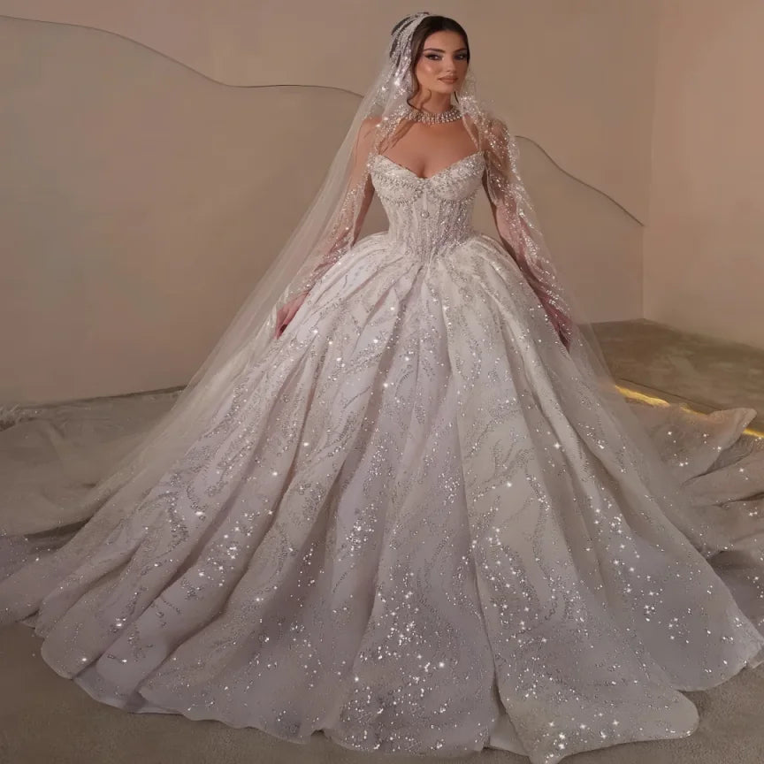 Robe de mariée de princesse étincelante de luxe en cœur, robe de bal de mariée personnalisée avec perles scintillantes, robe de mariée bustier coupe trapèze