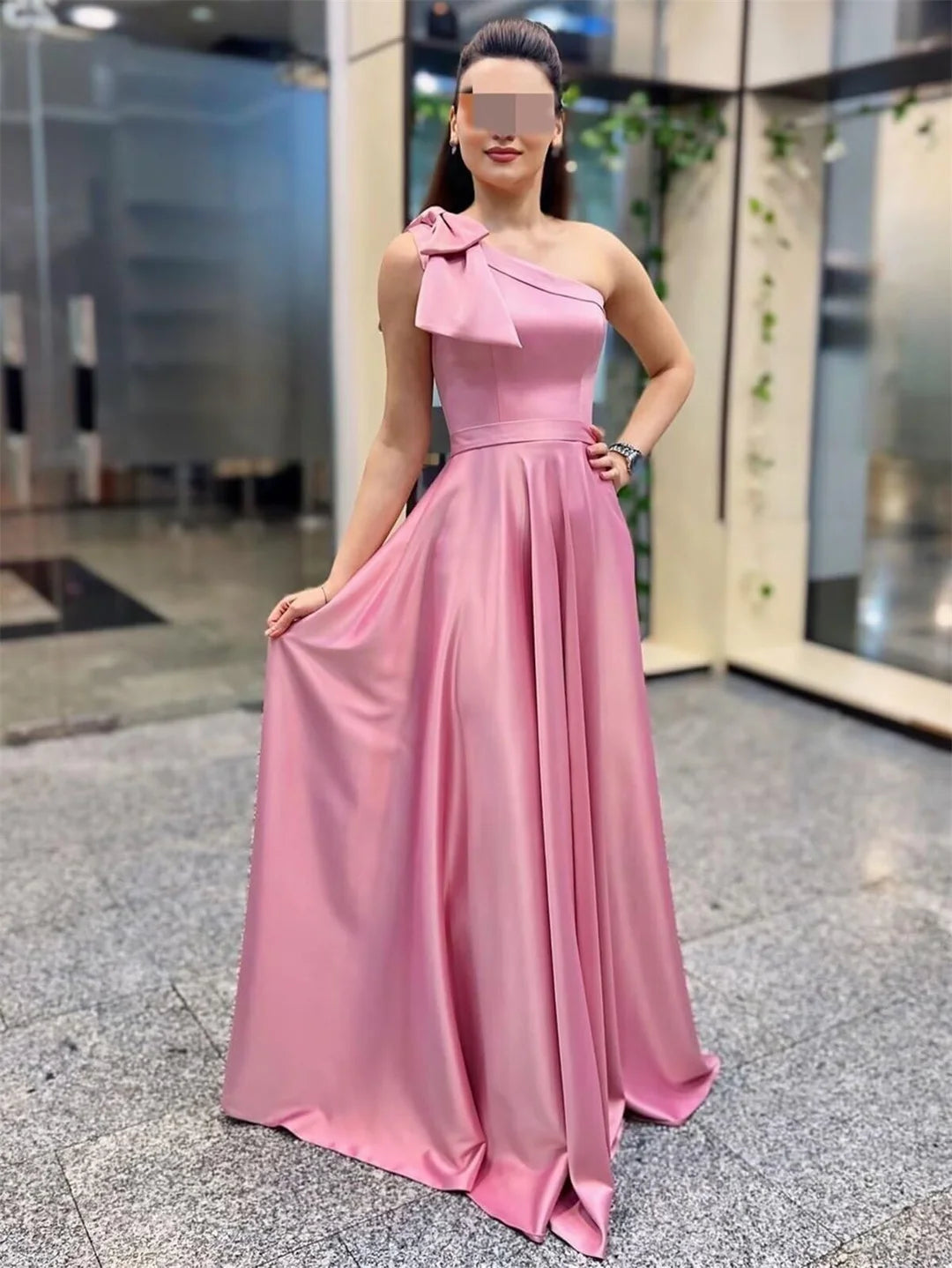 Robe de demoiselle d'honneur élégante en satin à nœud et à épaule dénudée, coupe trapèze fendue, dos nu, couleur unie, simple, pour invités, robe de bal, laçage, robe de soirée de mariage