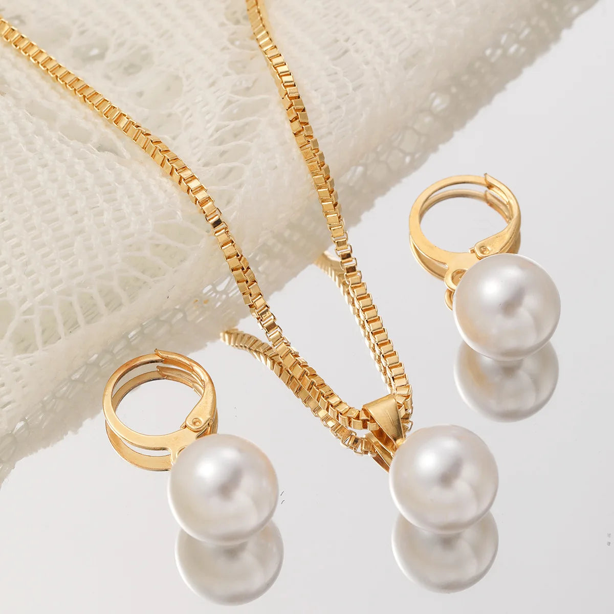 Parure collier et boucles d'oreilles de mariée perles et strass — 3 pièces
