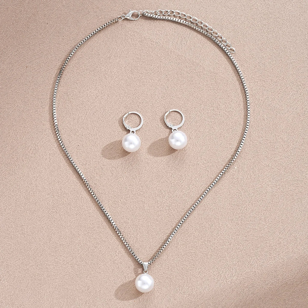 Parure collier et boucles d'oreilles de mariée perles et strass — 3 pièces