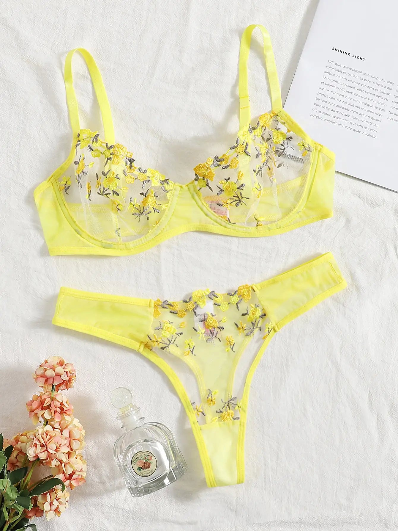 Lingerie Sexy Broderie Florale Sous-Vêtements Dentelle Transparente Court Kits de Soins de la Peau Ensemble Fée Délicate Femme 2 Pièces