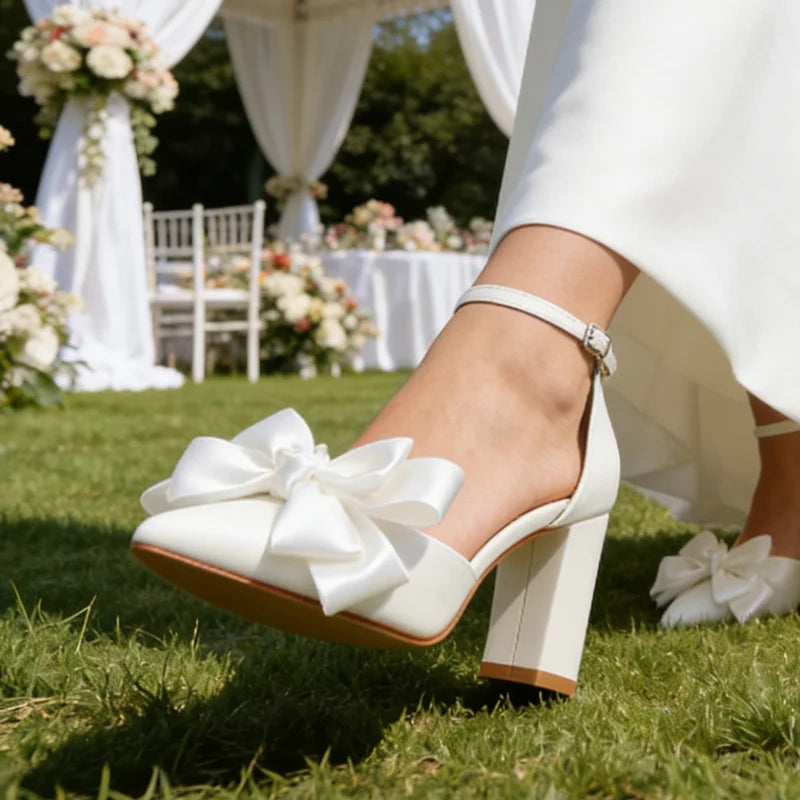 New Leather Solid Snow White Wedding Banquet Ball Thick Heel Pointed Hollow High Quality BowKnot High Heel Sexy Women's Shoes