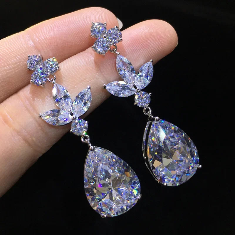 Boucles d'oreilles pendantes en zircon cubique romantique – Bijoux de mariage de mariée